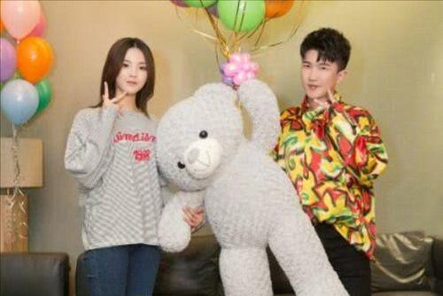 吃瓜泰国娱乐圈,瓜田李下，明星们的甜蜜与苦涩